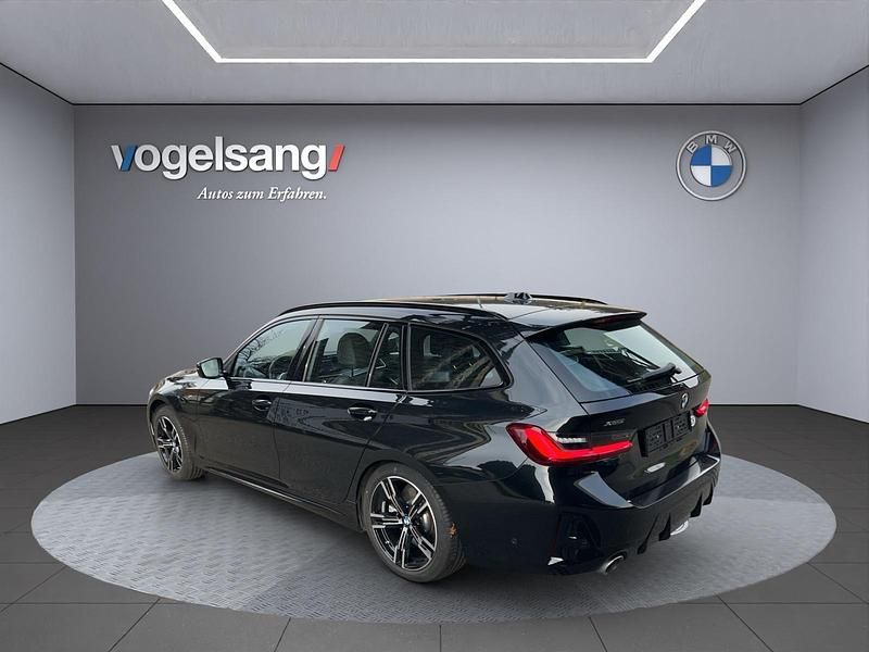 Gebraucht BMW 330 M Sport 285 PS (209 kW) 2023 Schwarz Kombi