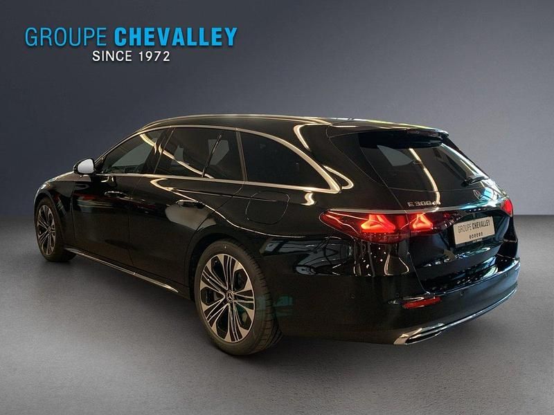 Neu Mercedes E300 313 PS (230 kW) 2025 Schwarz Kombi