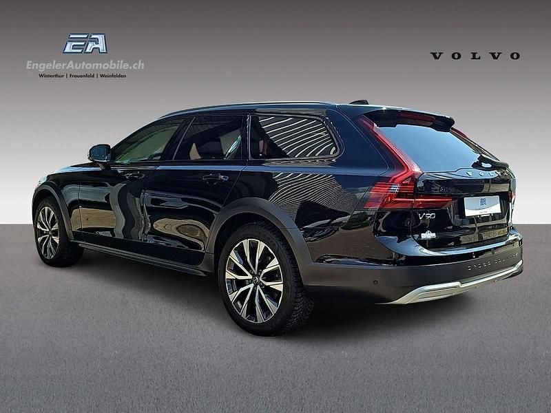 Gebraucht Volvo V90 CC Plus 250 PS (183 kW) 2024 Schwarz Kombi