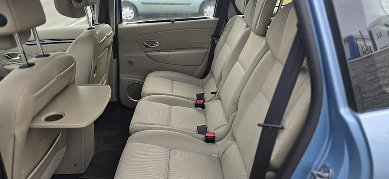 Gebraucht Renault Grand Scénic III Expression 140 PS (102 kW) 2010 Van / Kleinbus