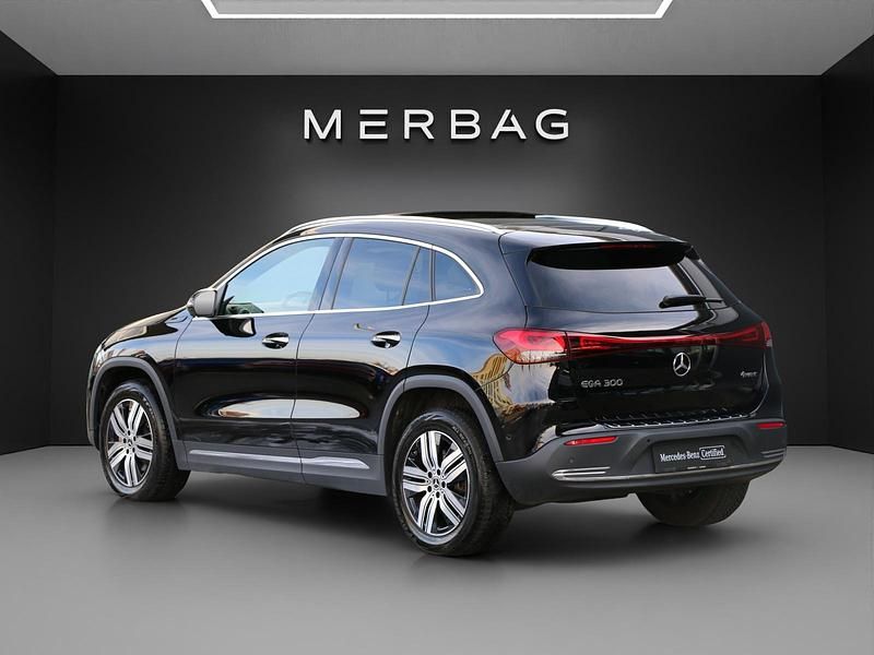 Gebraucht Mercedes EQA300 168 kW (229 PS) 2021 Schwarz SUV