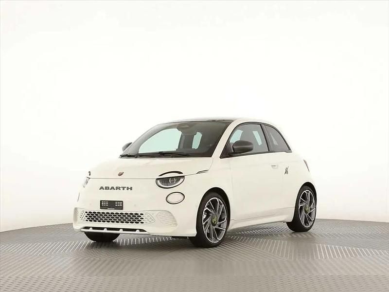 Weiss Gebraucht 2025 Fiat 500e Abarth Kleinwagen | CHF 30’940 (Fairer Preis) - Bild 1/4