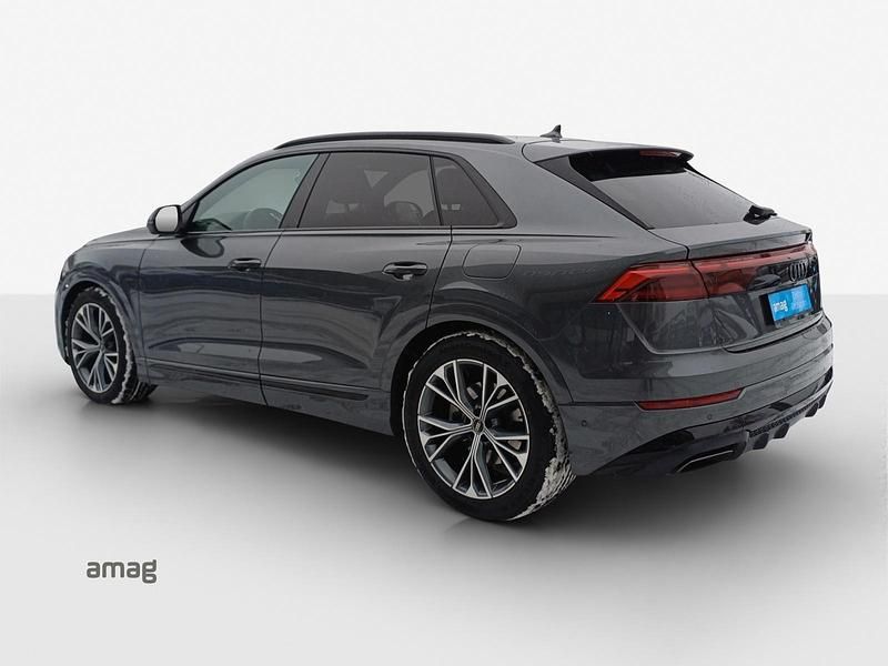Gebraucht Audi Q8 Ambiente 394 PS (289 kW) 2024 Daytonagrau perleffekt SUV