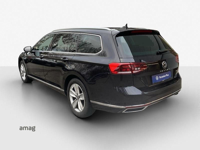 Gebraucht VW Passat Elegance 200 PS (147 kW) 2023 Deepblack perleffekt Kombi