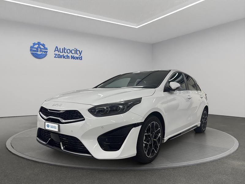 Weiss Gebraucht 2025 Kia Ceed GT-Line Kleinwagen | CHF 28’999 - Bild 1/4