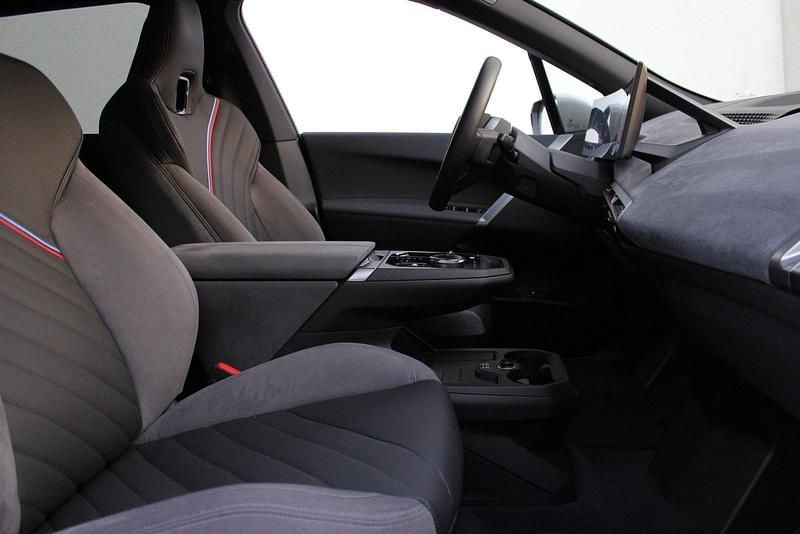 Gebraucht BMW iX M Sport 400 kW (544 PS) 2025 Beige SUV