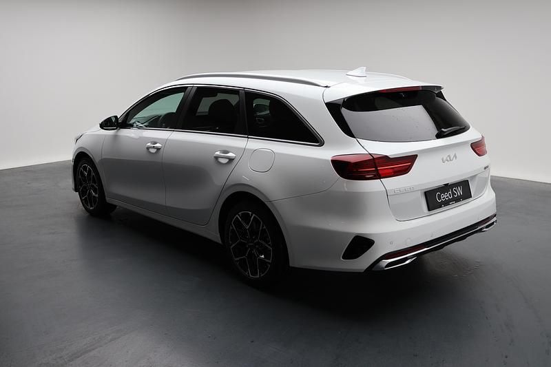 Neu Kia Ceed Sportswagon GT-Line 140 PS (102 kW) 2025 Weiss Kombi