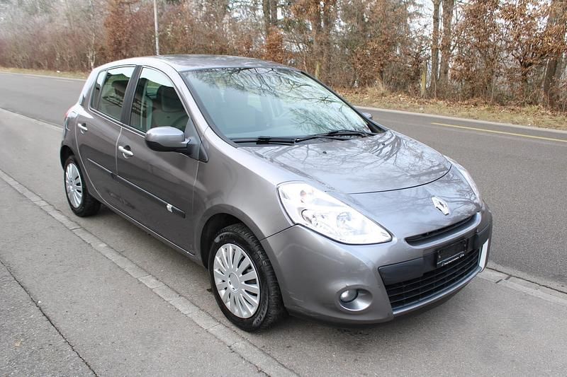 Gebraucht Renault Clio II Expression 75 PS (55 kW) 2010