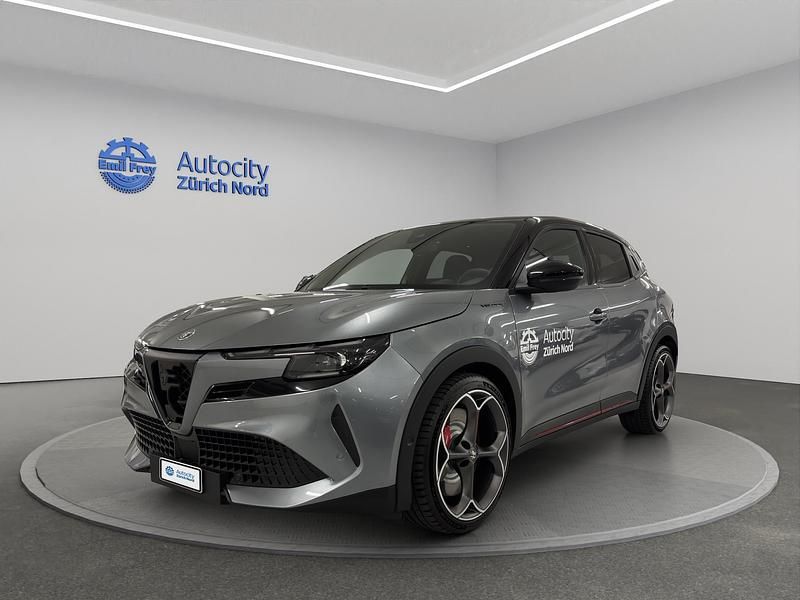 Grau Neu 2025 Alfa Romeo Junior Veloce SUV | CHF 48’390 (Etwas zu teuer) - Bild 1/4