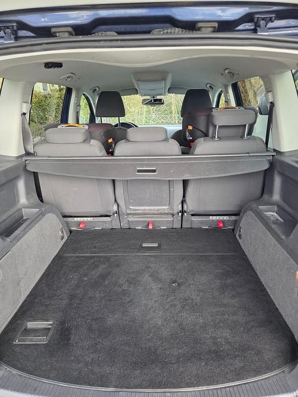 Gebraucht VW Touran Comfortline 150 PS (110 kW) 2012 Van / Kleinbus