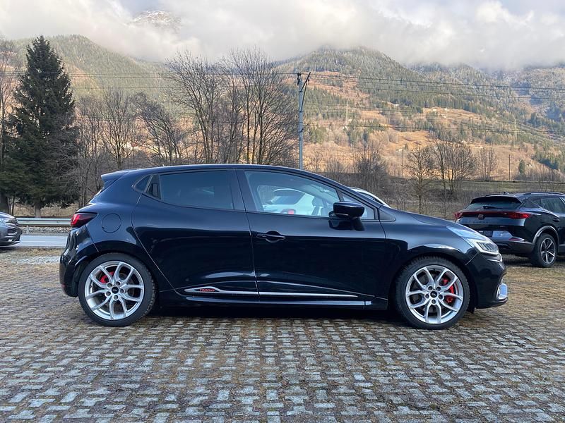 Gebraucht Renault Clio IV Trophy 220 PS (161 kW) 2018 Schwarz Limousine