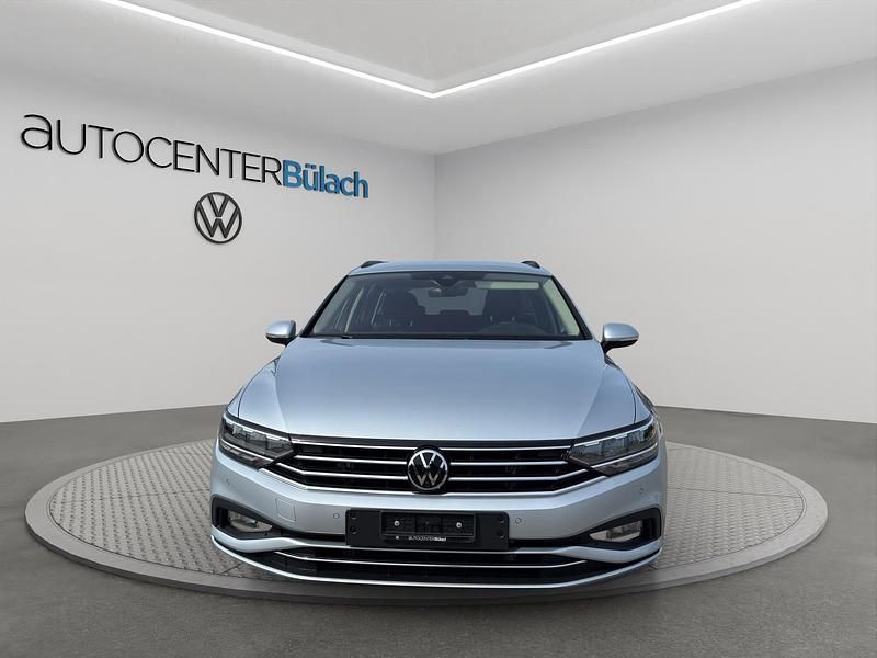 Gebraucht VW Passat Business 150 PS (110 kW) 2024 Silber Kombi