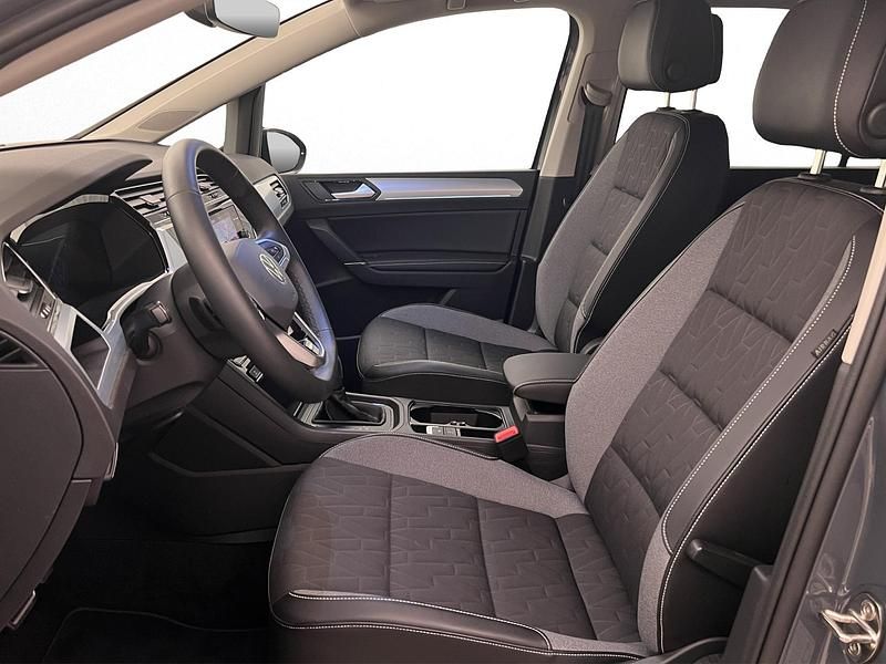 Gebraucht VW Touran Goal 150 PS (110 kW) 2025 Grau Van / Kleinbus