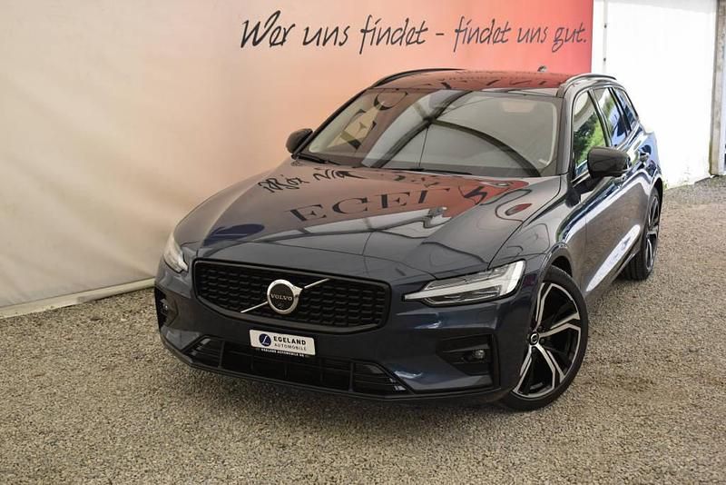 Gebraucht Volvo V60 Plus 211 PS (155 kW) 2024 Kombi