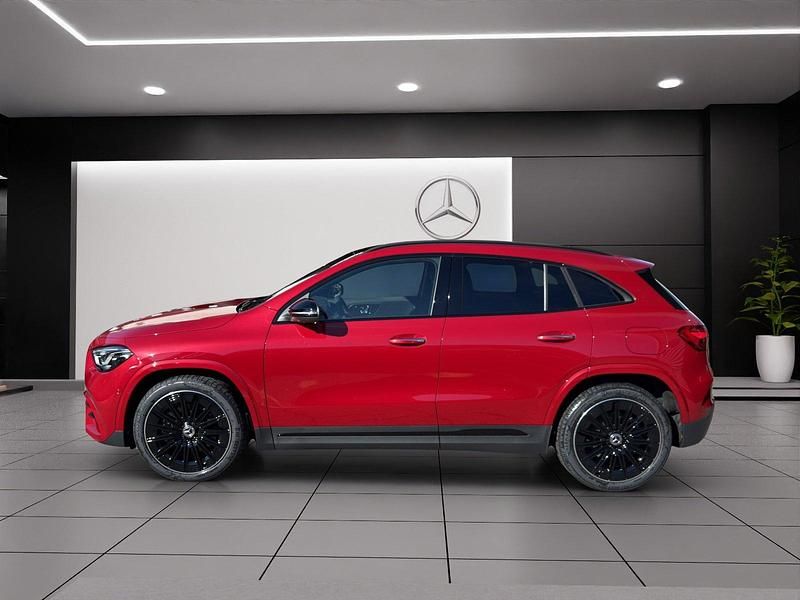 Neu Mercedes GLA220 190 PS (139 kW) 2026 Rot SUV