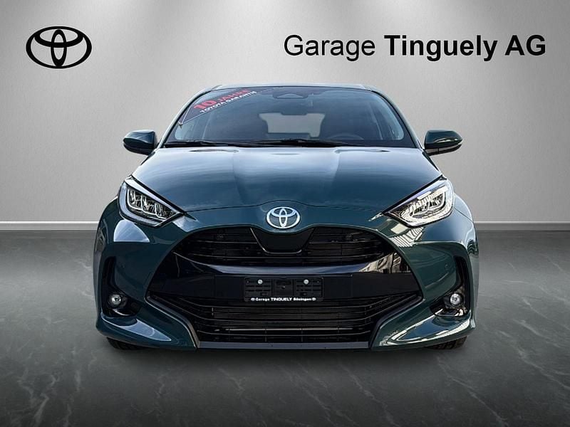 Grün Neu 2025 Toyota Yaris Hybrid Trend Limousine | CHF 25’340 (Fairer Preis) - Bild 1/4