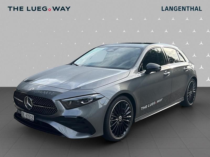 Grau Gebraucht 2025 Mercedes A200 Night Limousine | CHF 49’900 - Bild 1/4