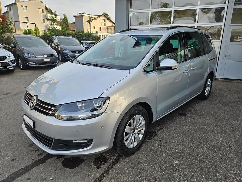 Gebraucht VW Sharan Comfortline 150 PS (110 kW) 2021 Van / Kleinbus
