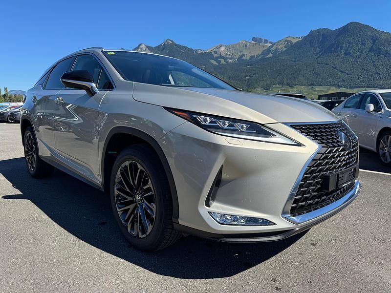 Gebraucht Lexus RX300 238 PS (175 kW) 2022 SUV