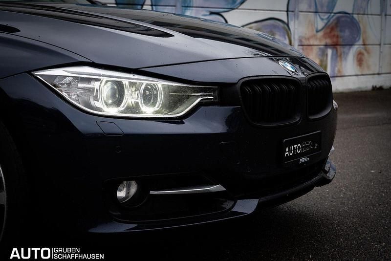 Gebraucht BMW 330 Sport Line 258 PS (189 kW) 2013 Kombi