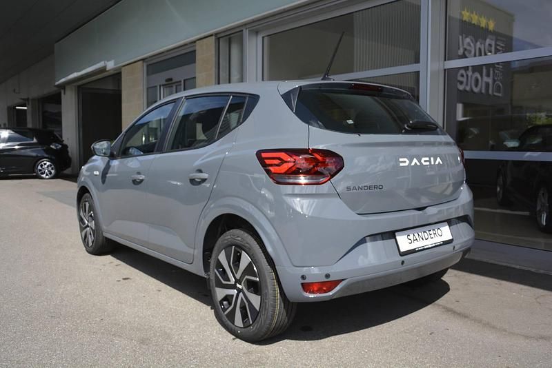 Neu Dacia Sandero Expression 91 PS (66 kW) 2025 Grau Limousine