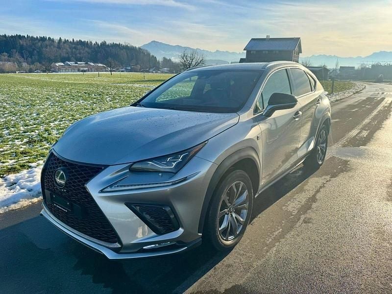 Gebraucht Lexus NX300h E-FOUR 197 PS (144 kW) 2021 SUV
