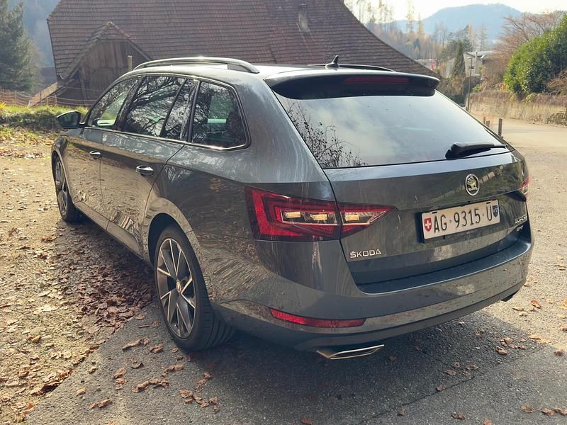 Gebraucht Skoda Superb SportlinePlus 272 PS (200 kW) 2019 Kombi