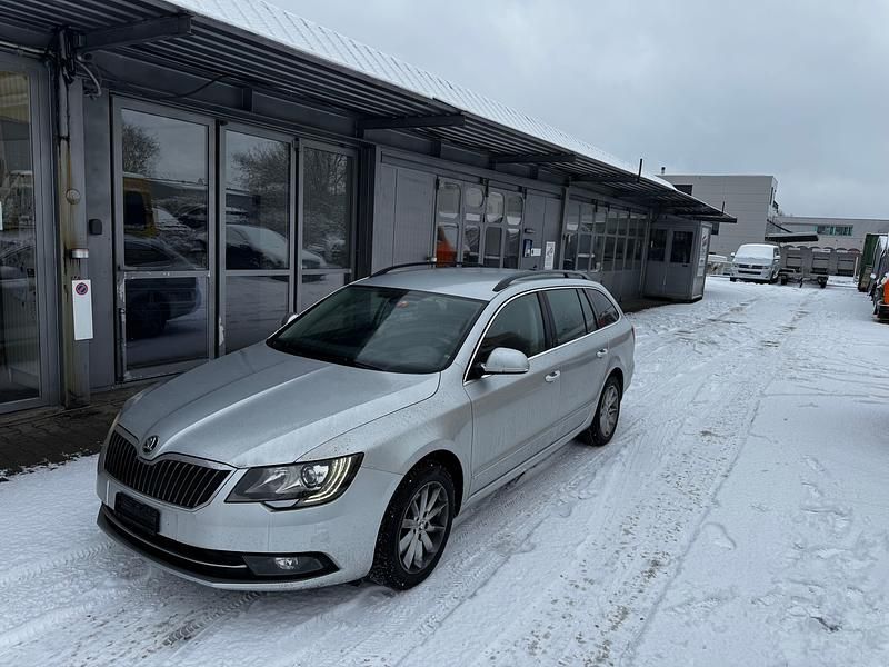 Gebraucht Skoda Superb Ambition 140 PS (102 kW) 2014 Kombi