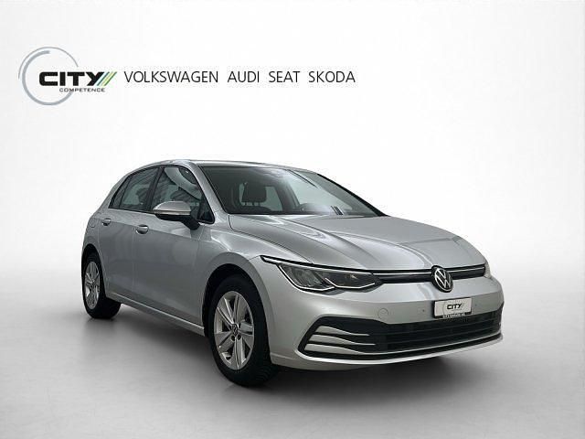 Gebraucht VW Golf VIII Life 116 PS (85 kW) 2024 Silber Limousine