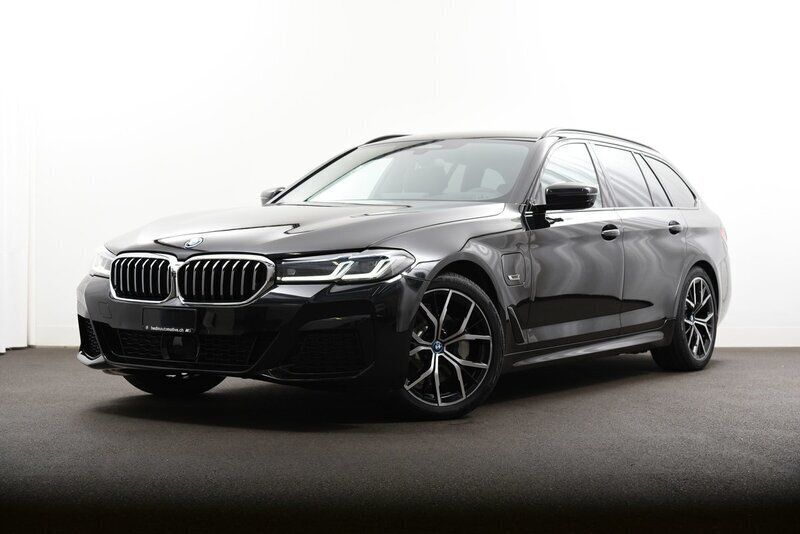 Schwarz Gebraucht 2022 BMW 530e Sport Line Kombi | CHF 64’900 - Bild 1/4