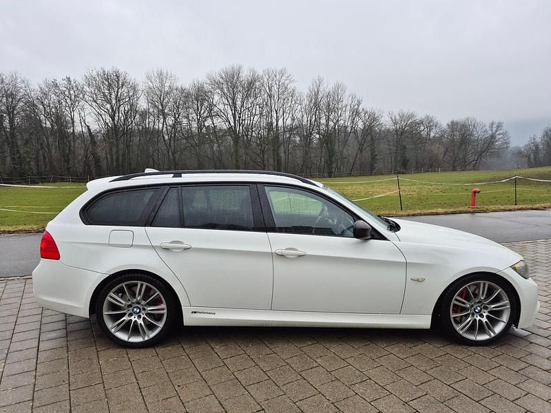 Gebraucht BMW 330 245 PS (180 kW) 2009 Kombi