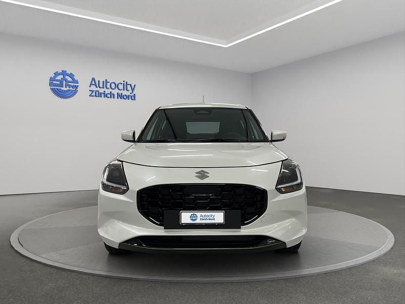 Gebraucht Suzuki Swift 82 PS (60 kW) 2025 Weiss Limousine
