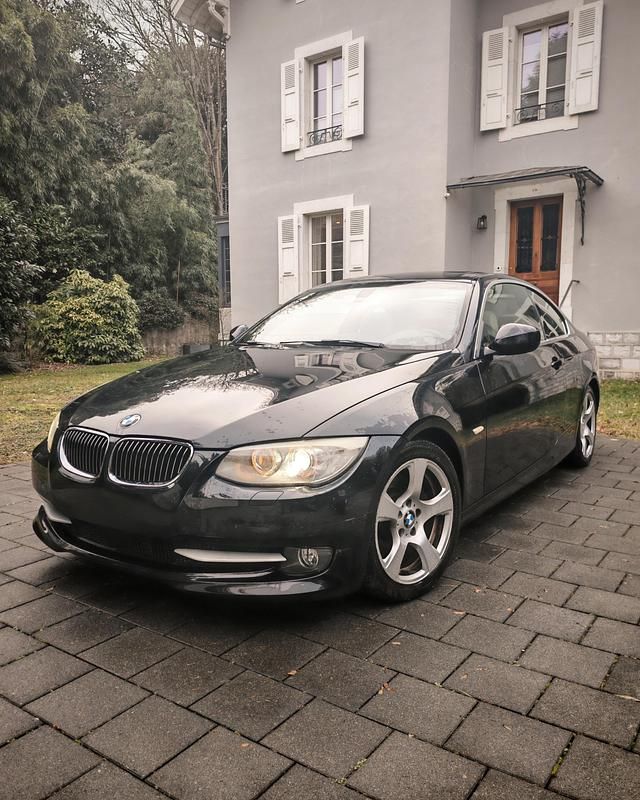 Gebraucht BMW 325 204 PS (150 kW) 2010 Coupé