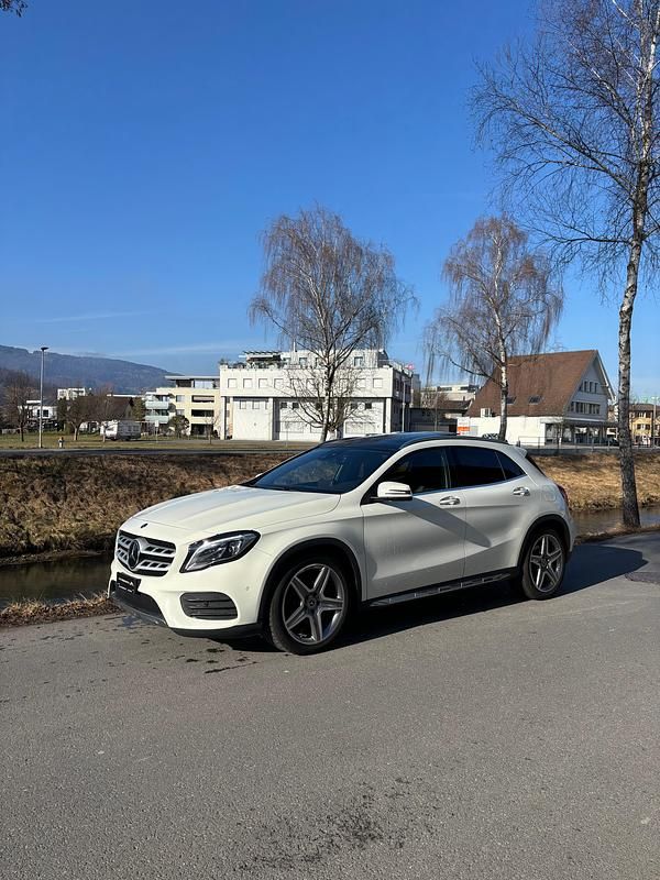 Gebraucht Mercedes GLA200 AMG 136 PS (100 kW) 2017 SUV