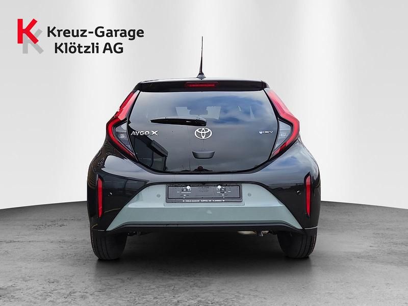 Neu Toyota Aygo X Trend 116 PS (85 kW) 2025 Grün SUV