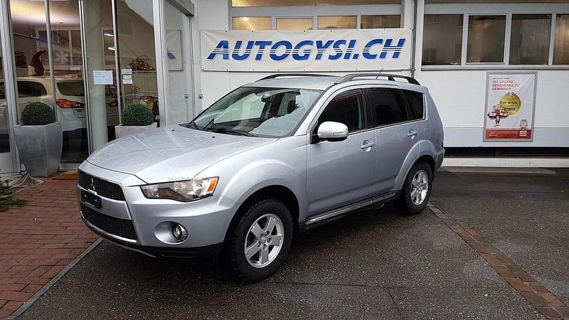 Gebraucht Mitsubishi Outlander 170 PS (125 kW) 2011 Silber SUV