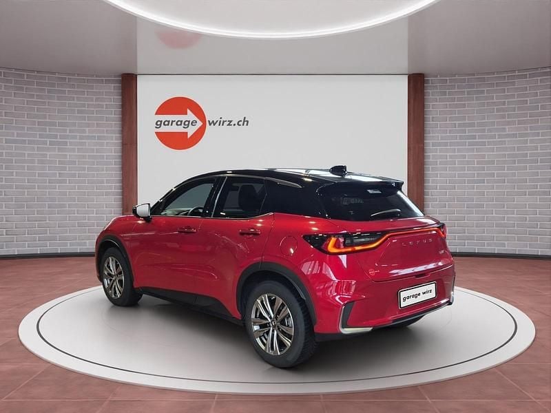 Gebraucht Lexus LBX 136 PS (100 kW) 2024 Rot SUV