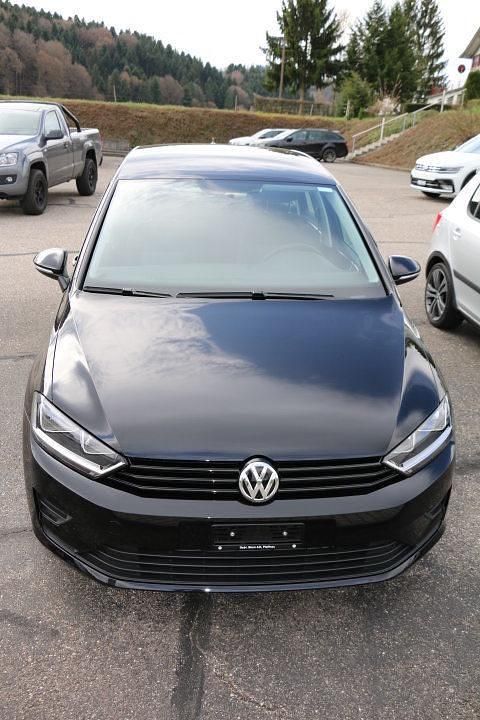 Gebraucht VW Golf Sportsvan Trendline 110 PS (80 kW) 2017 Schwarz, met. Van / Kleinbus