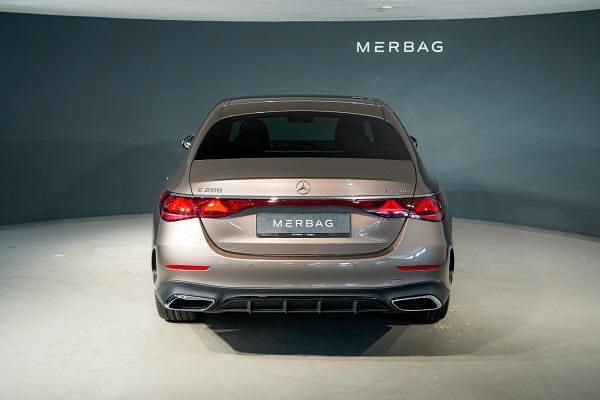 Gebraucht Mercedes E200 204 PS (150 kW) 2024