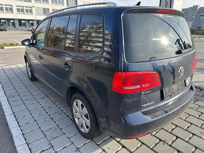 Gebraucht VW Touran Comfortline 140 PS (102 kW) 2011 Van / Kleinbus