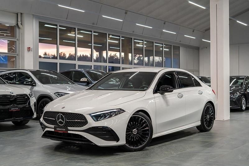Gebraucht Mercedes A200 AMG line 163 PS (119 kW) 2024 Limousine