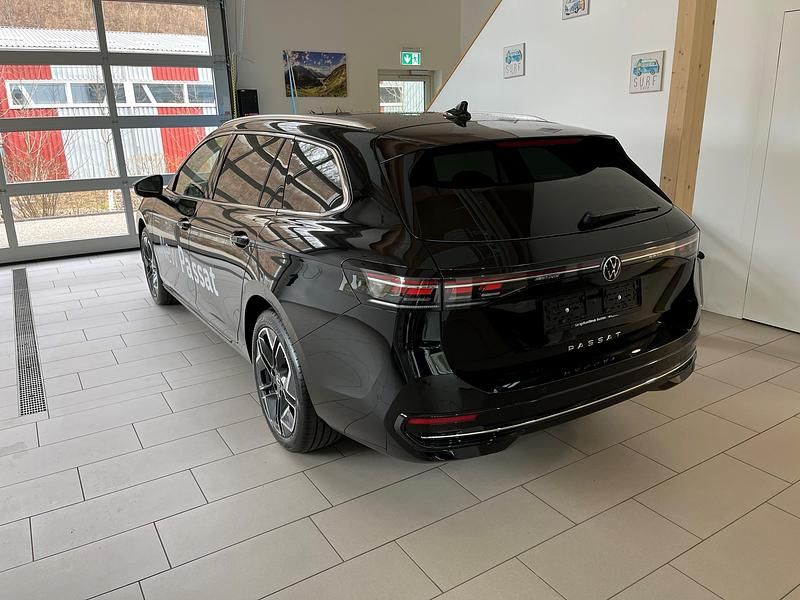 Gebraucht VW Passat Elegance 150 PS (110 kW) 2024 Kombi