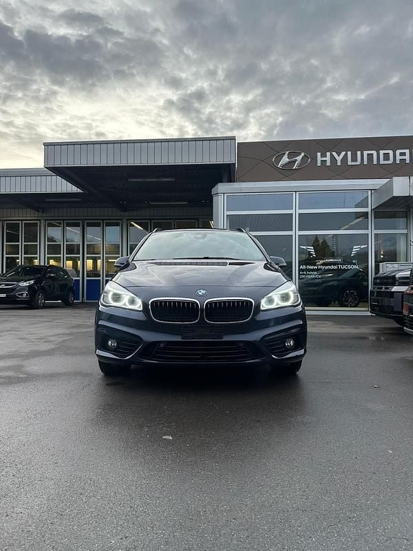 Gebraucht BMW 220 Gran Tourer Sport Line 190 PS (139 kW) 2016 Blau Van / Kleinbus