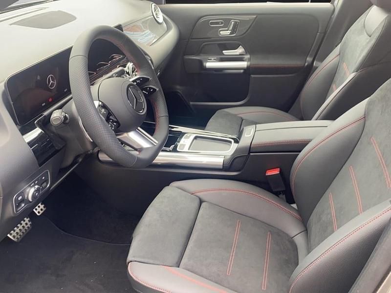 Gebraucht Mercedes GLA250 224 PS (164 kW) 2025 Grau SUV