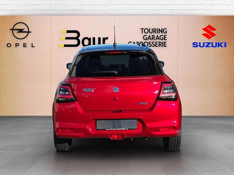 Neu Suzuki Swift 82 PS (60 kW) 2025 Rot Limousine