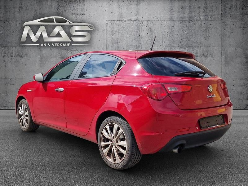 Gebraucht Alfa Romeo Giulietta Distinctive 120 PS (88 kW) 2013 Kleinwagen