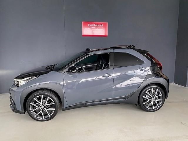 Neu Toyota Aygo X Sport 116 PS (85 kW) 2026 Mehrfarbig SUV