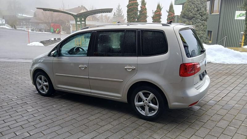 Gebraucht VW Touran Highline 140 PS (102 kW) 2013 Van / Kleinbus
