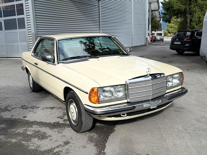 Gebraucht Mercedes 280 170 PS (125 kW) 1982