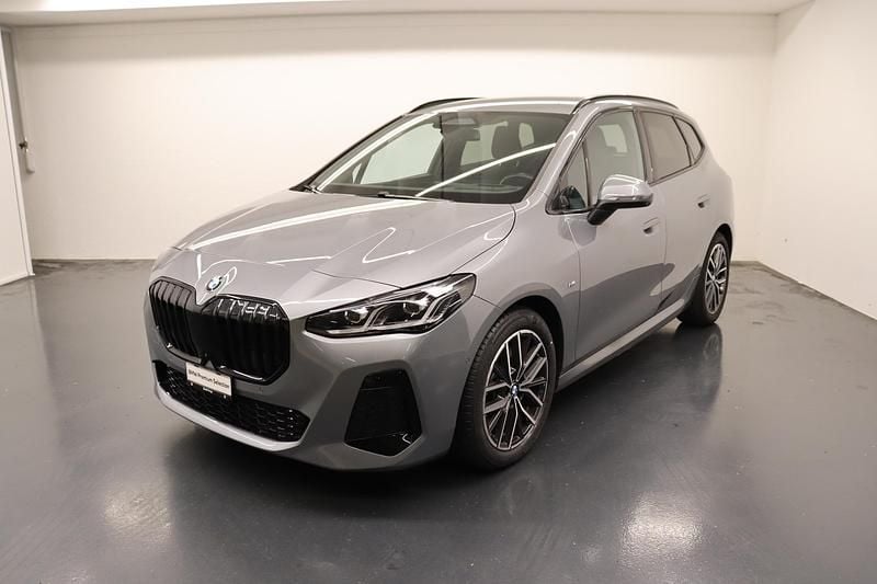 Grau Gebraucht 2023 BMW 223 Active Tourer Comfort Edition Van / Kleinbus | CHF 41’900 (Etwas zu teuer) - Bild 1/4